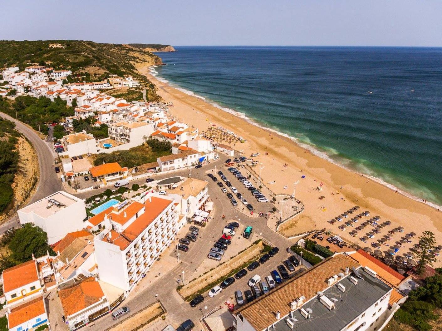 Apartamentos Salema Praia Club Esterno foto