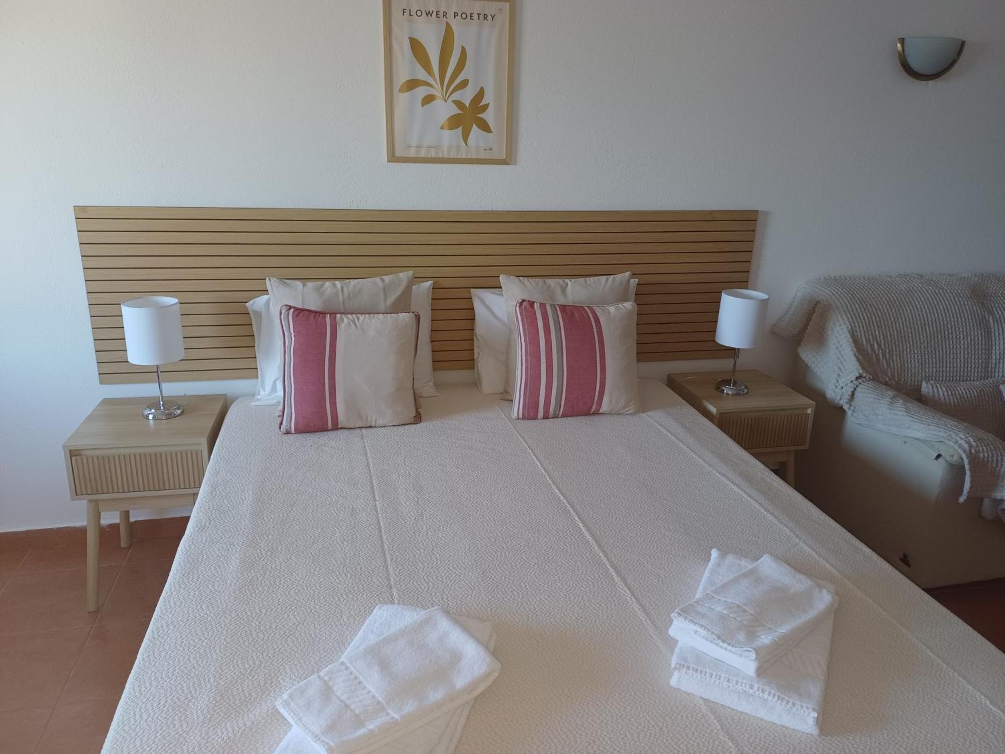 Apartamentos Salema Praia Club Esterno foto