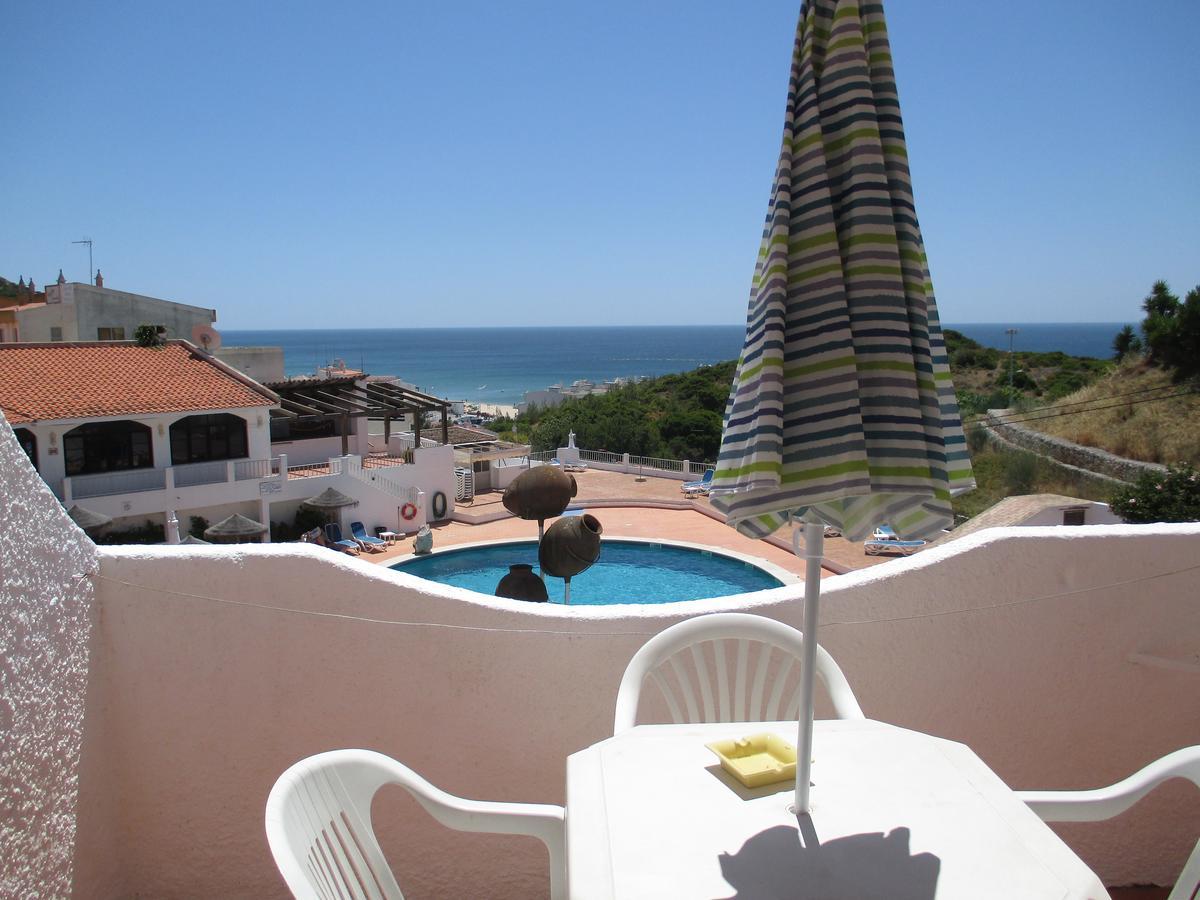 Apartamentos Salema Praia Club Esterno foto