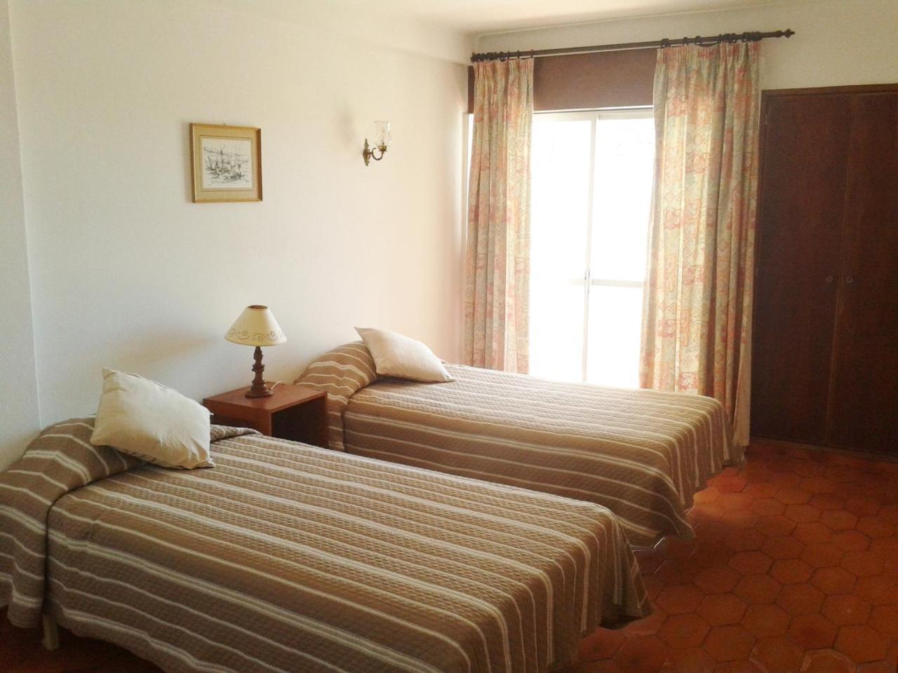Apartamentos Salema Praia Club Esterno foto
